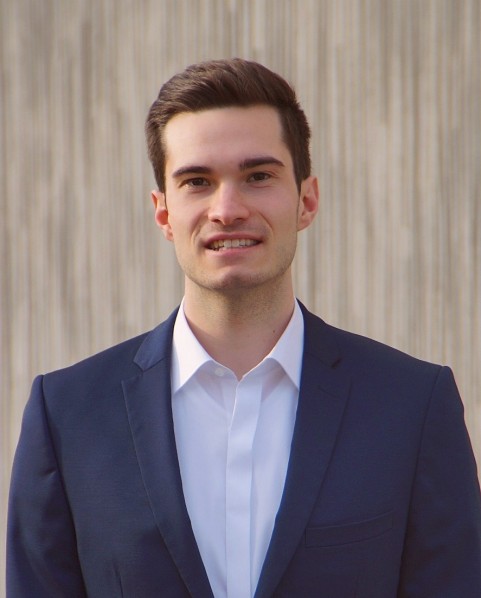 Interview mit Alexander Müller Preisträger DMEA-Nachwuchspreis 2020 in der Kategorie Masterarbeiten. Interview mit Alexander Müller Preisträger DMEA-Nachwuchspreis 2020 in der Kategorie Masterarbeiten.